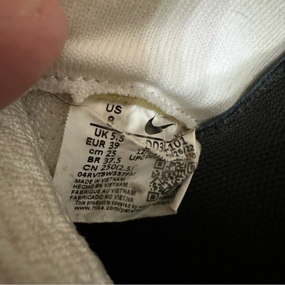 Nike Women's React Infinity Run Flyknit 3 White/Silver Running Shoes 8 Sneakers - Picture 11 of 11